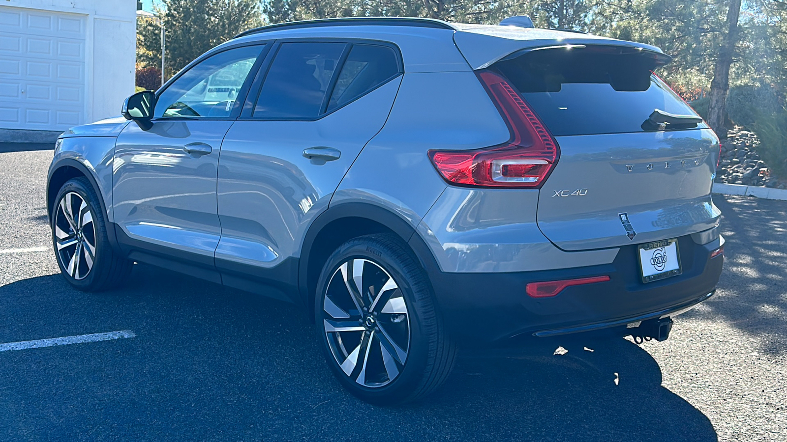 2025 Volvo XC40 Ultra Dark Theme 10