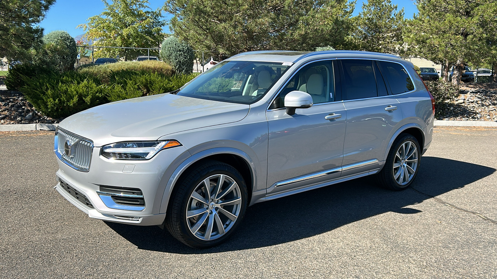 2025 Volvo XC90 Core 2