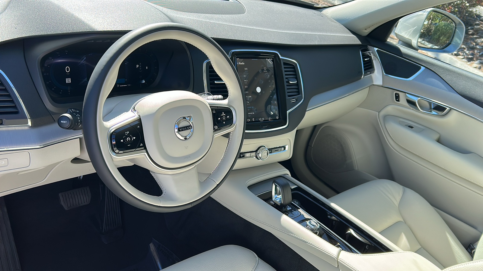 2025 Volvo XC90 Core 4