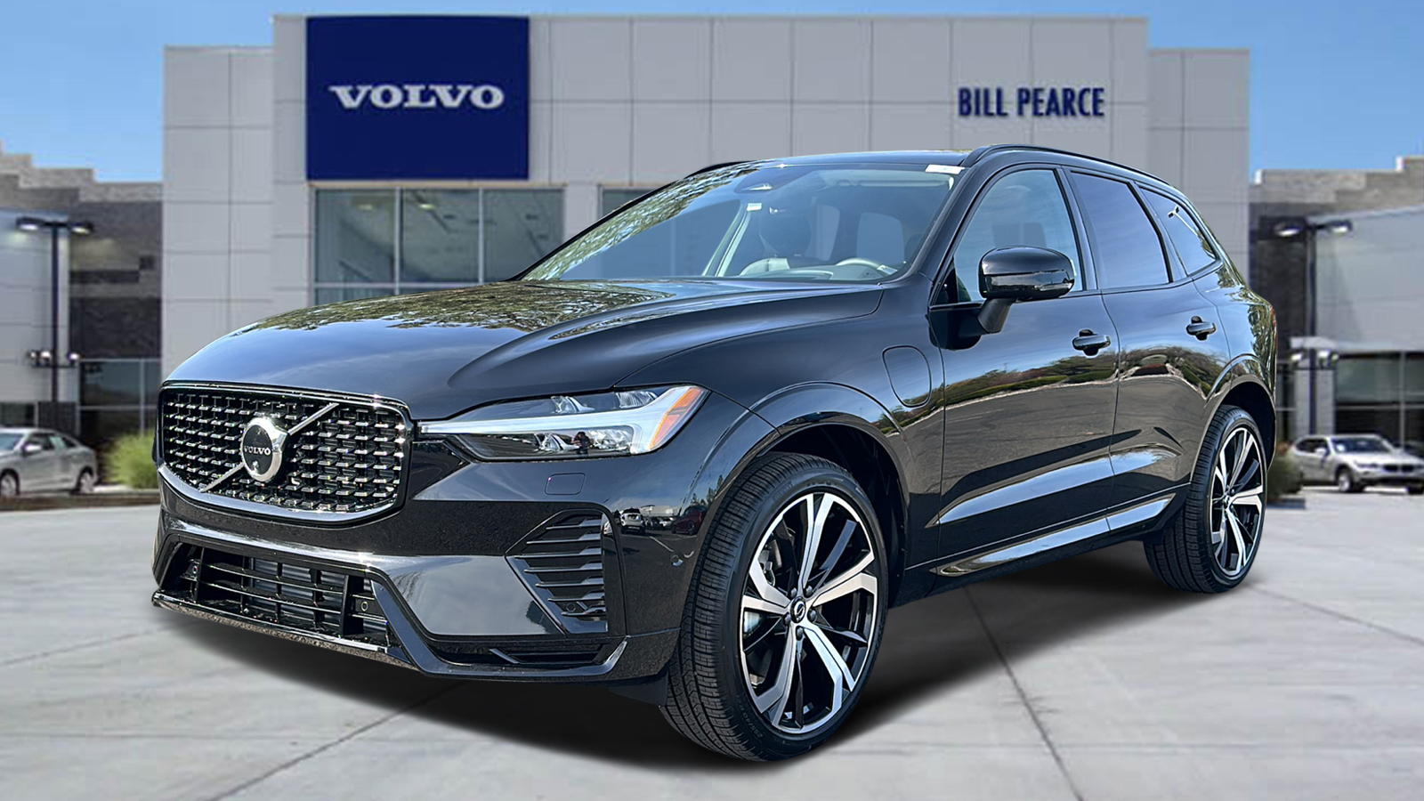 2025 Volvo XC60 Plug-In Hybrid Ultra 1