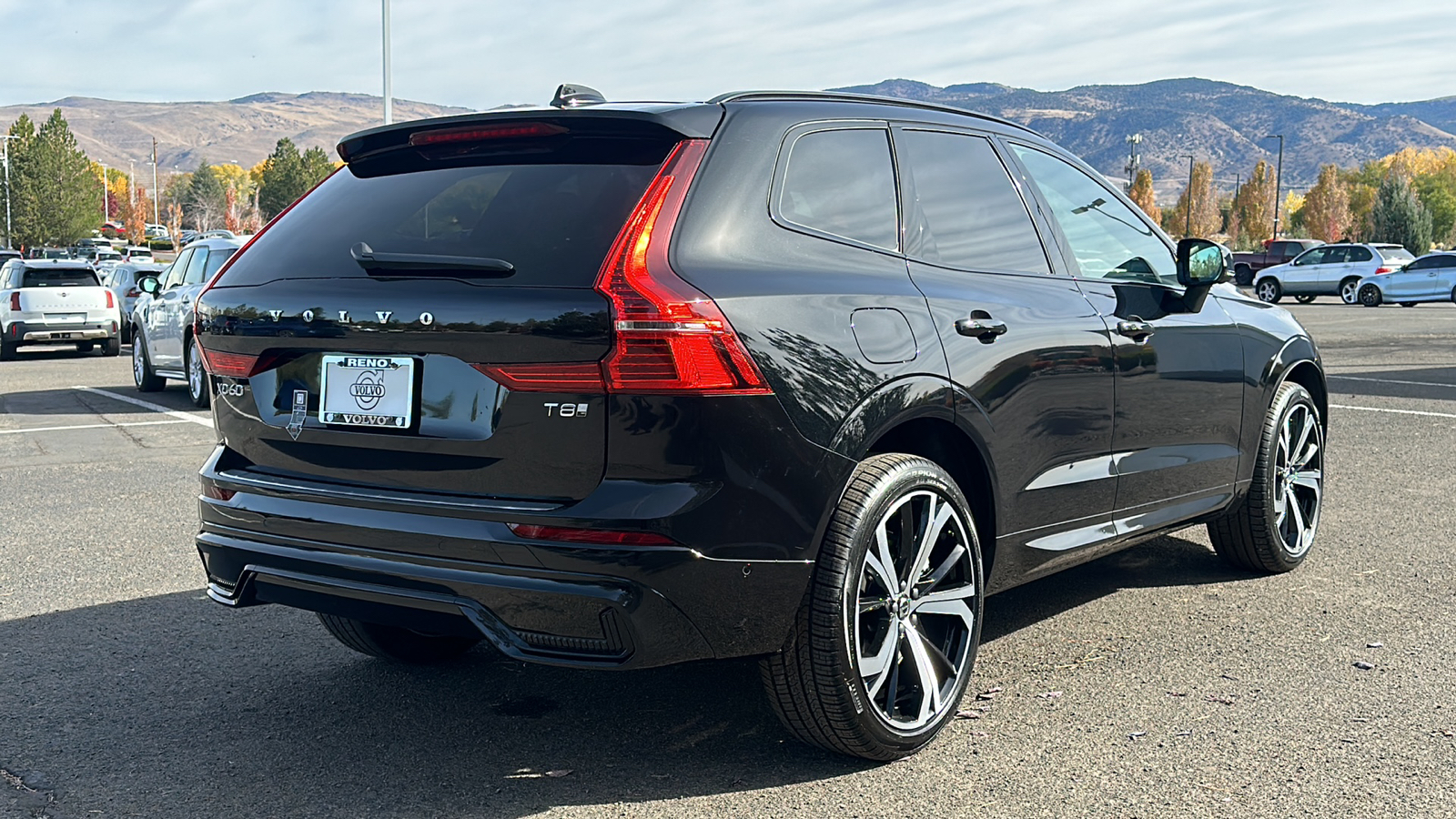 2025 Volvo XC60 Plug-In Hybrid Ultra 3