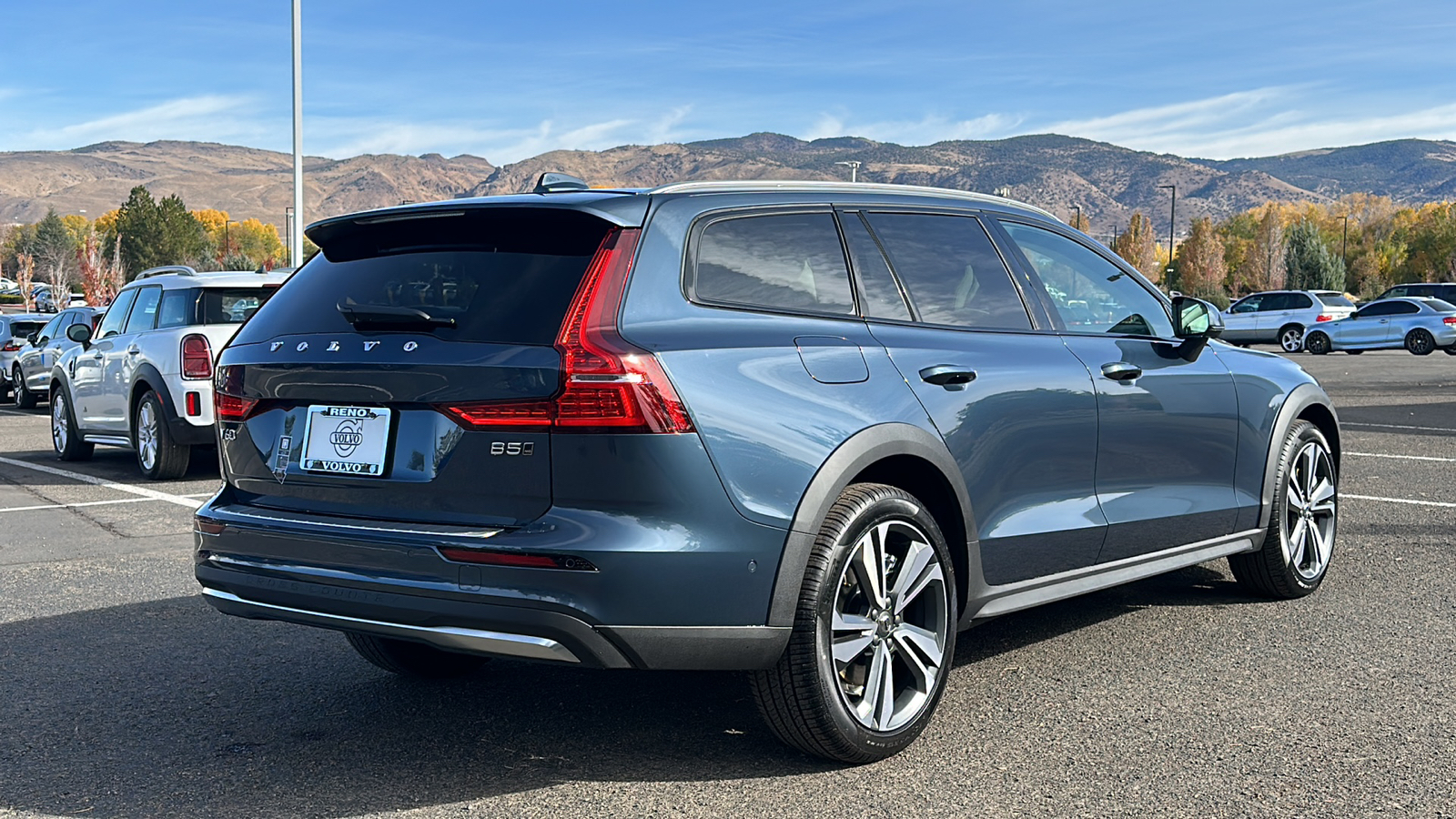 2025 Volvo V60 Cross Country Plus 3