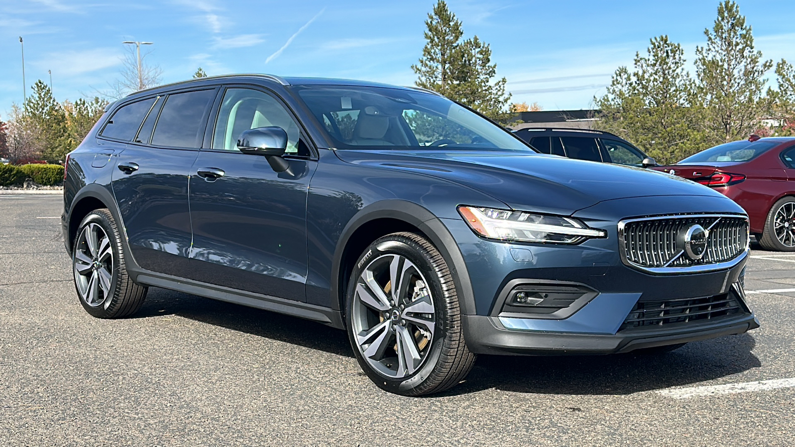 2025 Volvo V60 Cross Country Plus 7