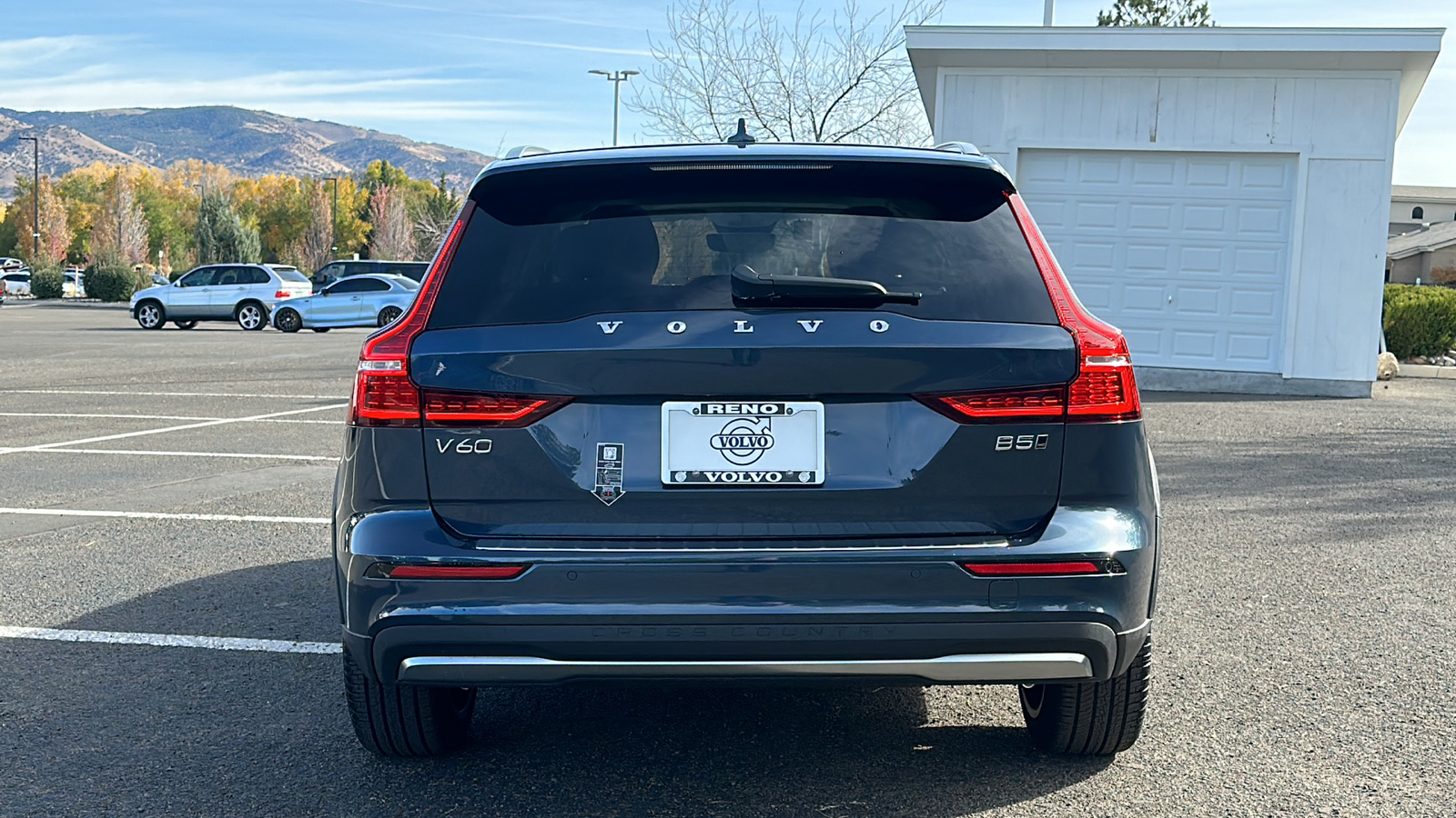 2025 Volvo V60 Cross Country Plus 9