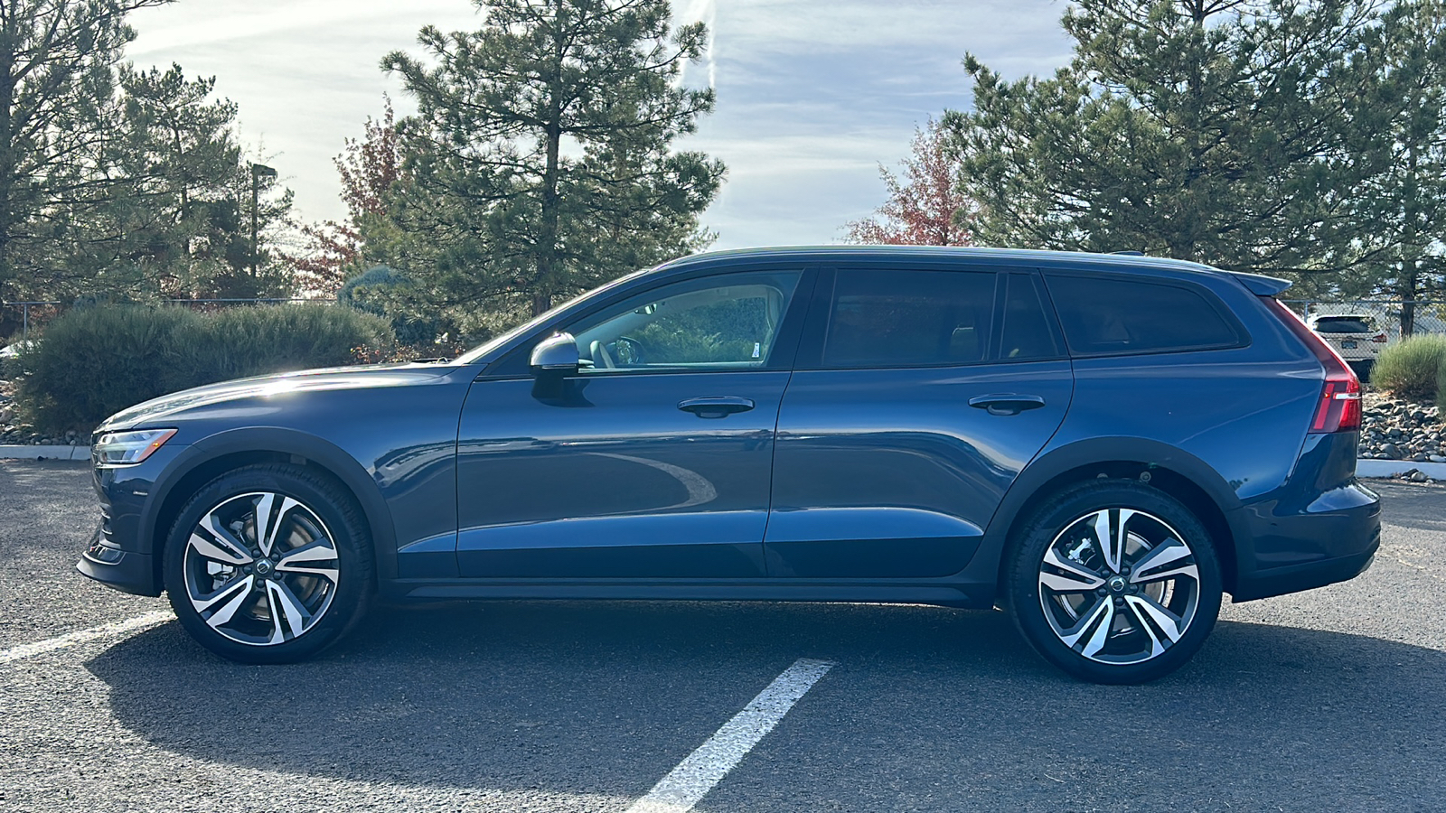 2025 Volvo V60 Cross Country Plus 11