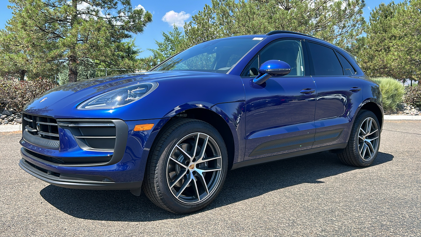 2024 Porsche Macan  1