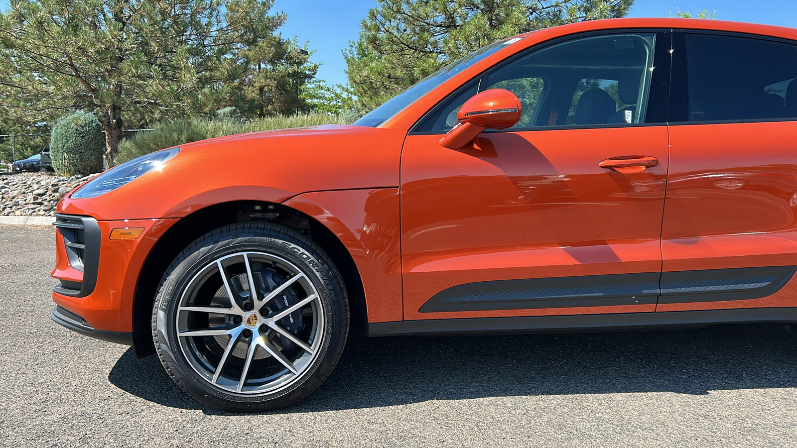 2024 Porsche Macan  2