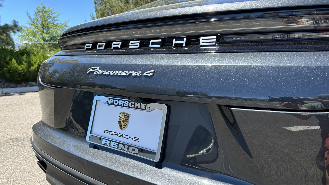 2024 Porsche Panamera 4 8