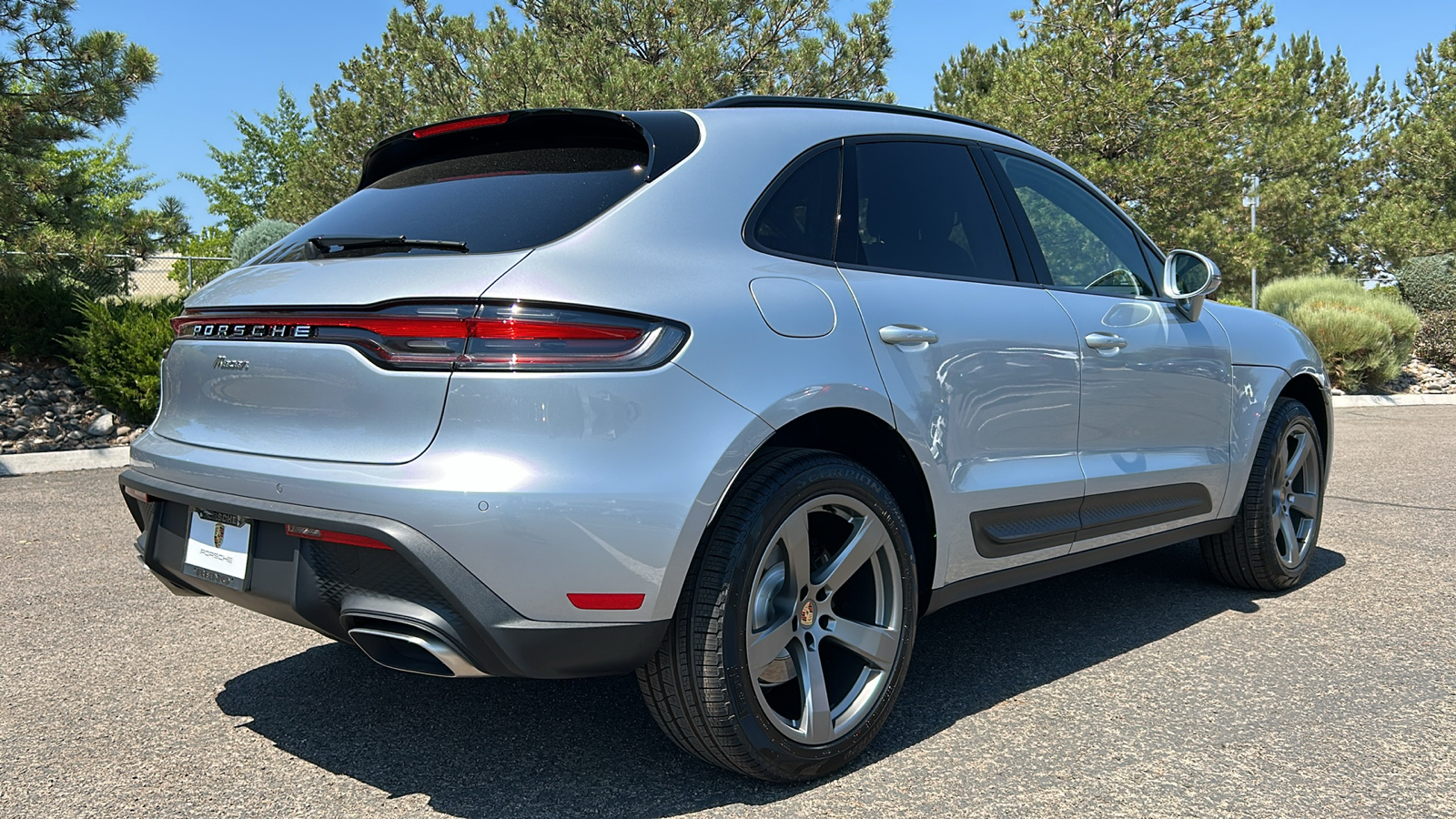 2024 Porsche Macan  6