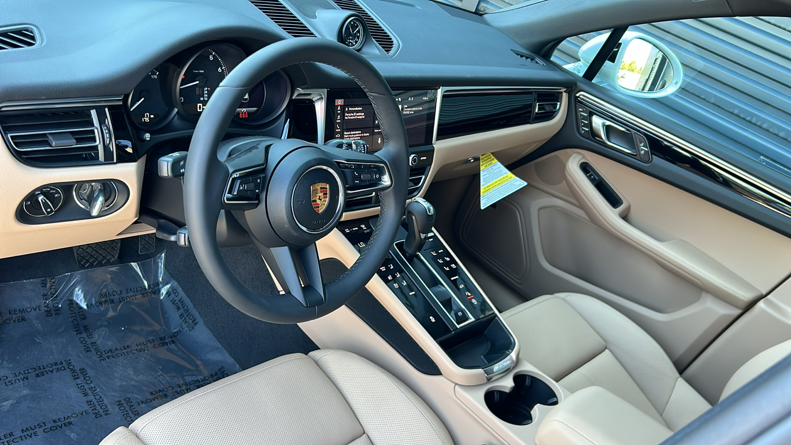 2024 Porsche Macan  13