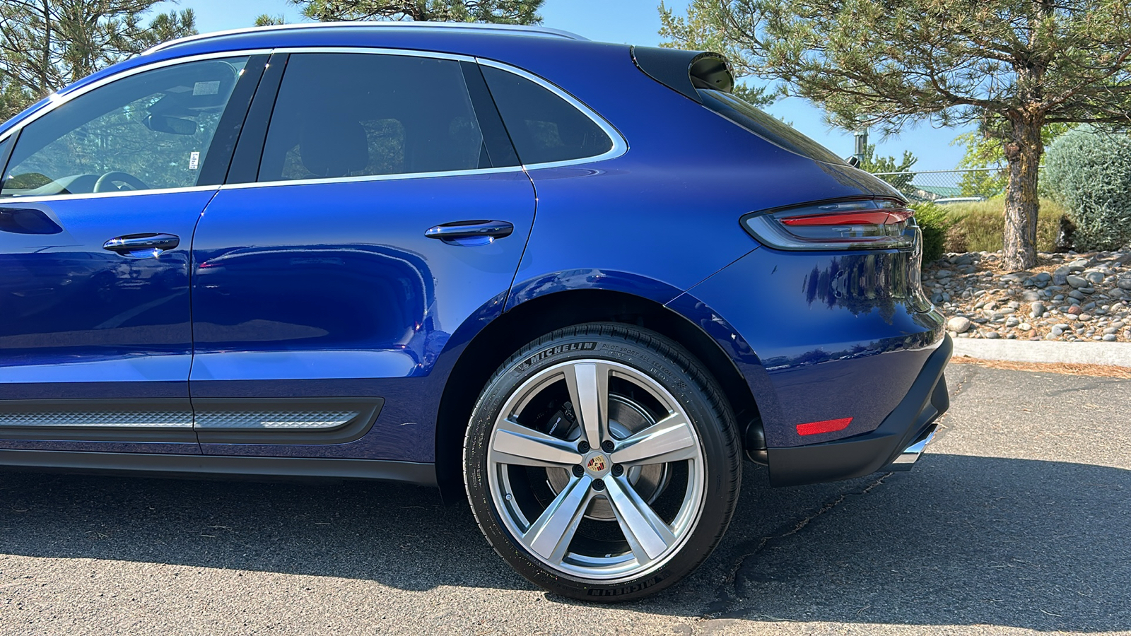 2025 Porsche Macan  4