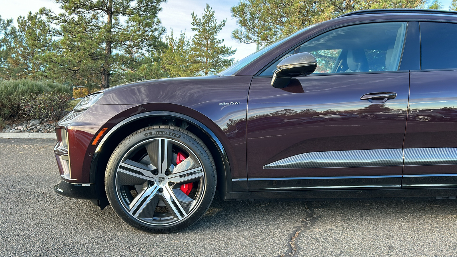 2024 Porsche Macan Electric Turbo 2