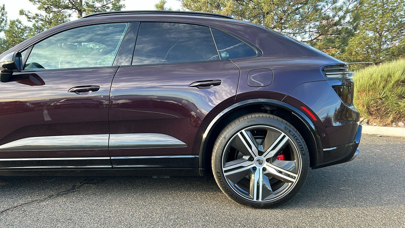 2024 Porsche Macan Electric Turbo 4