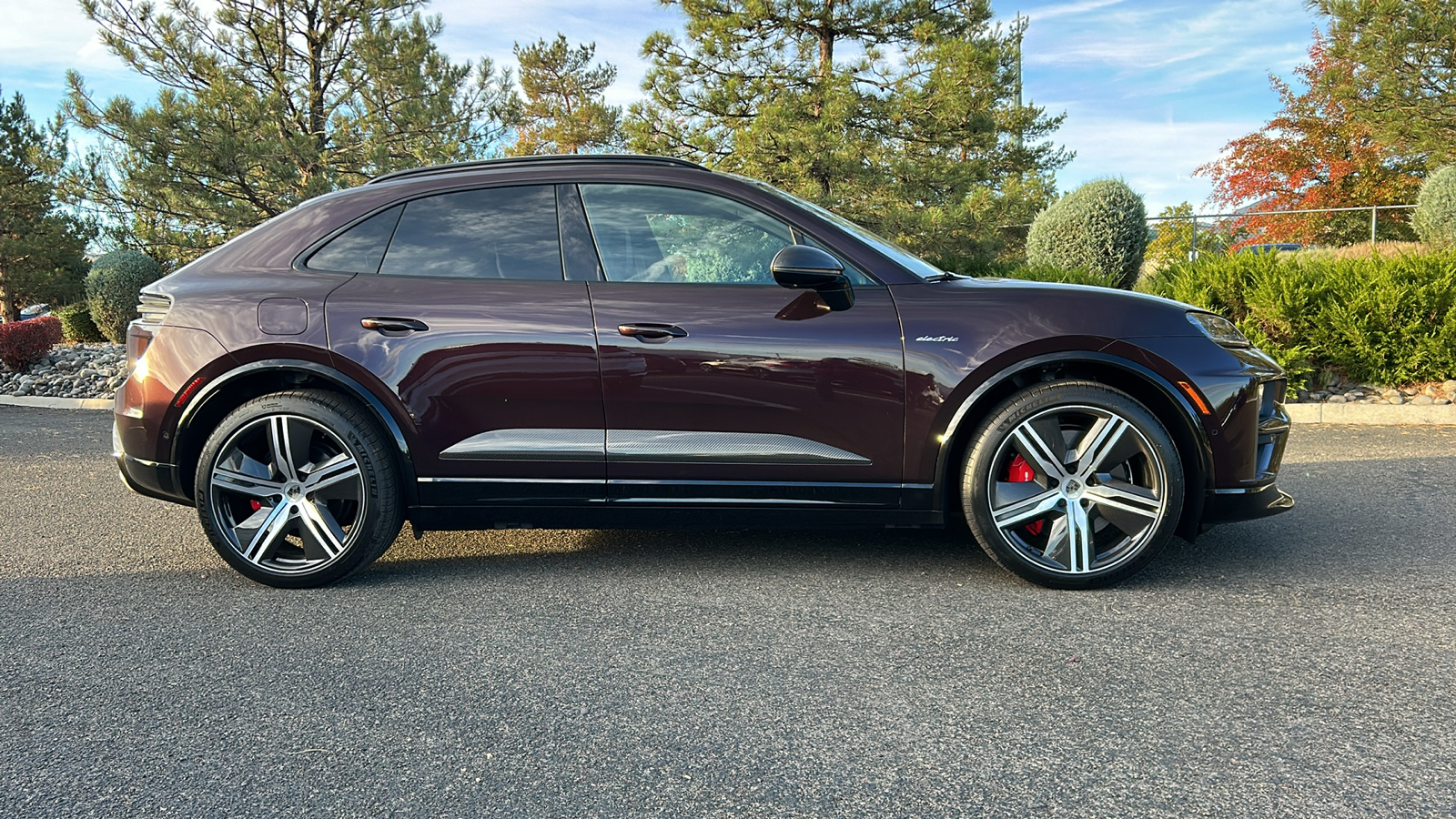 2024 Porsche Macan Electric Turbo 9