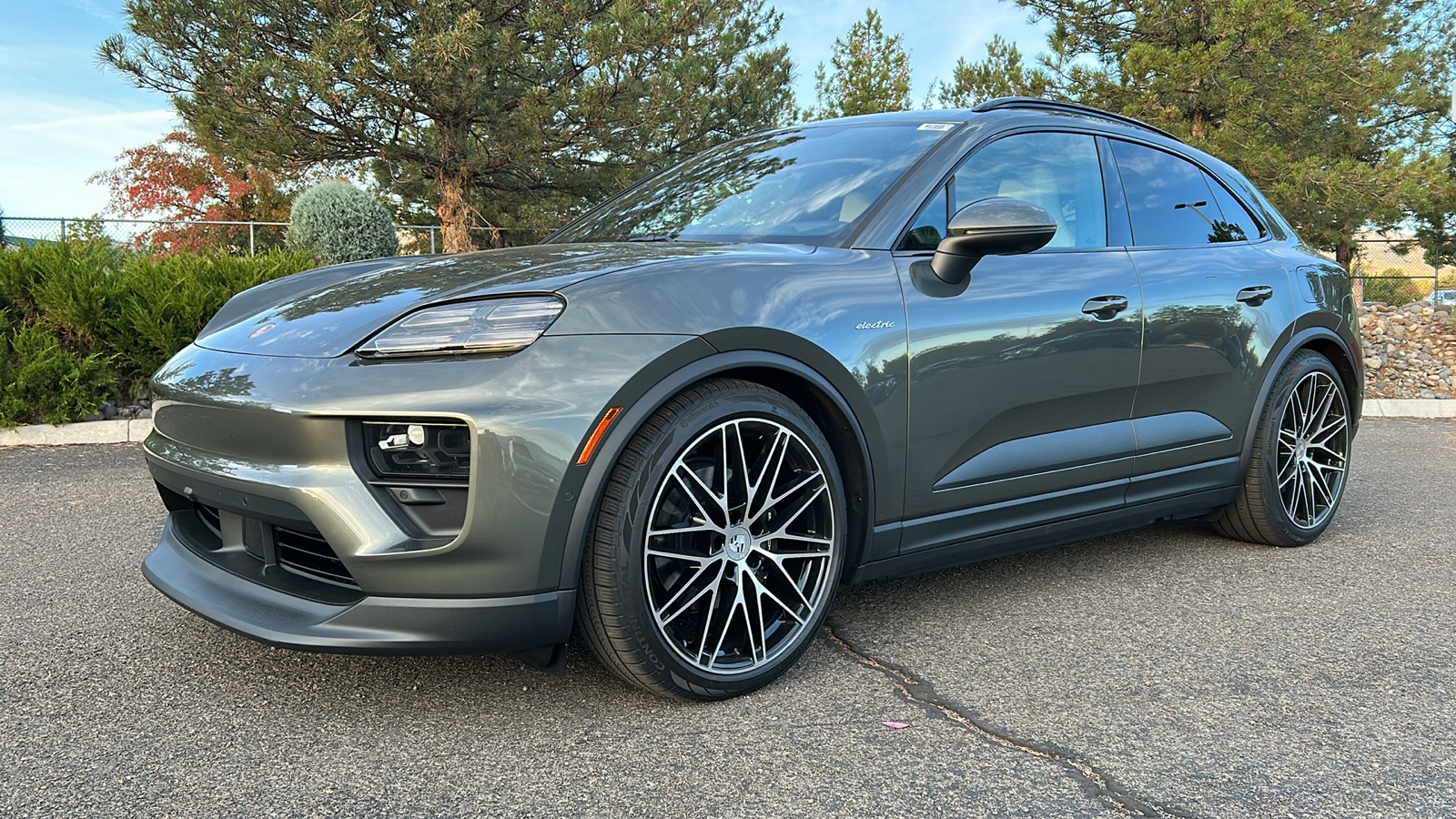 2024 Porsche Macan Electric 4 1