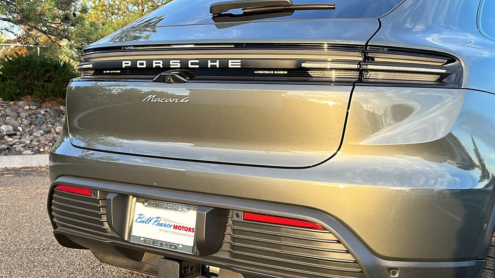 2024 Porsche Macan Electric 4 6