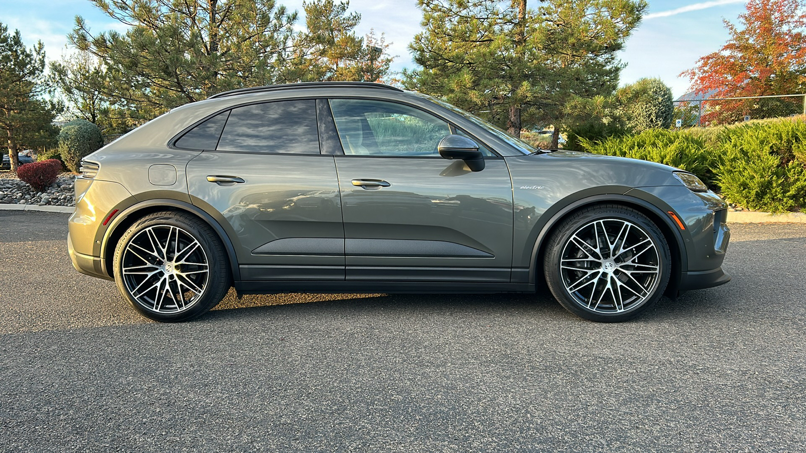 2024 Porsche Macan Electric 4 9