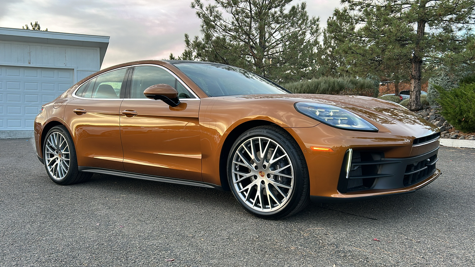 2025 Porsche Panamera 4 8