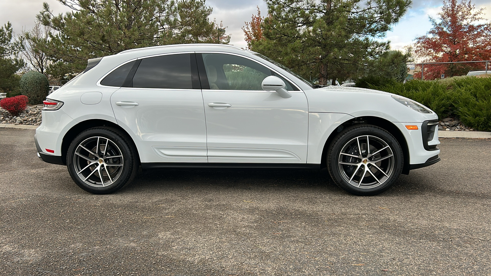 2025 Porsche Macan  9