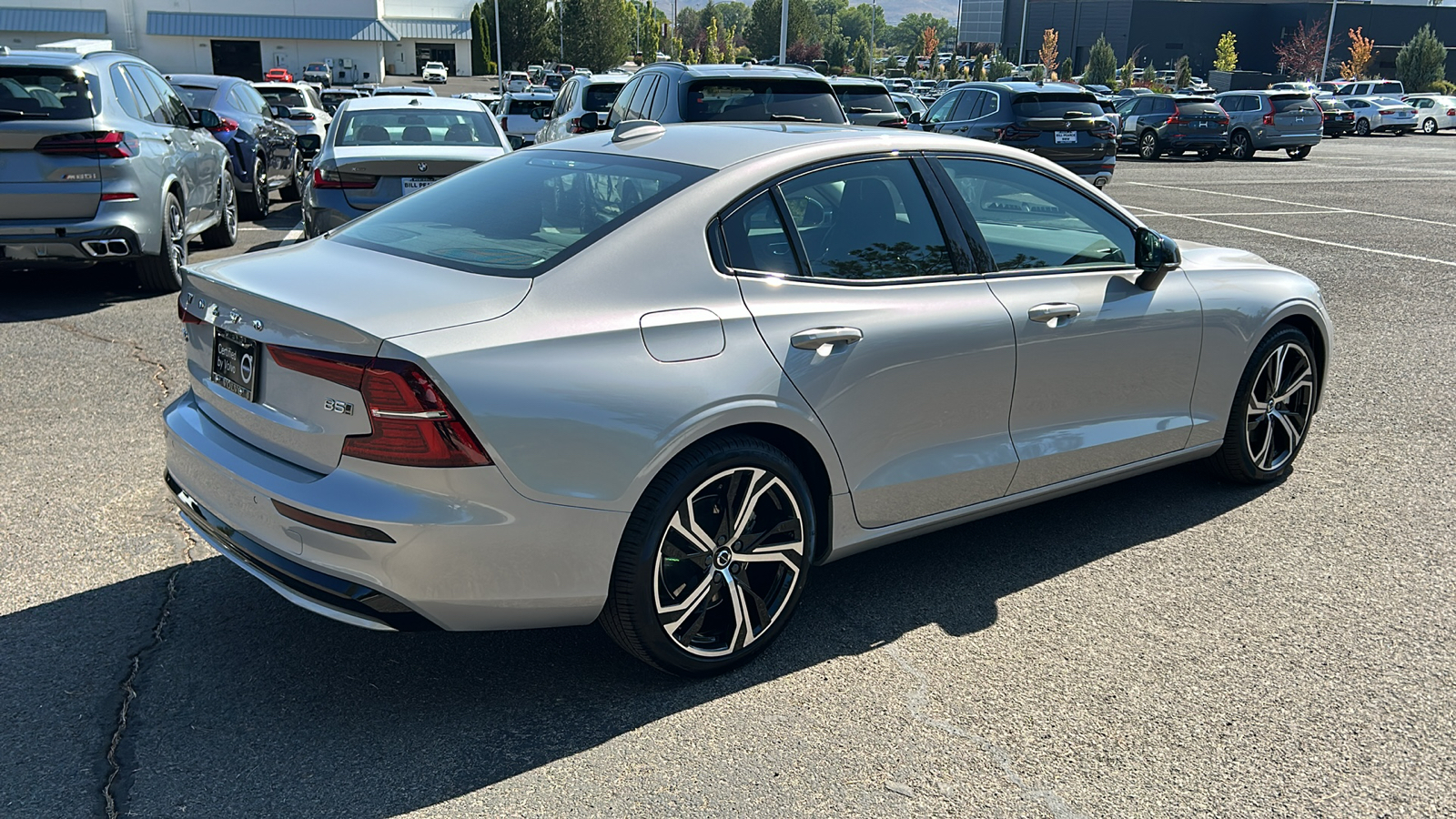 2024 Volvo S60 Core Dark Theme 6