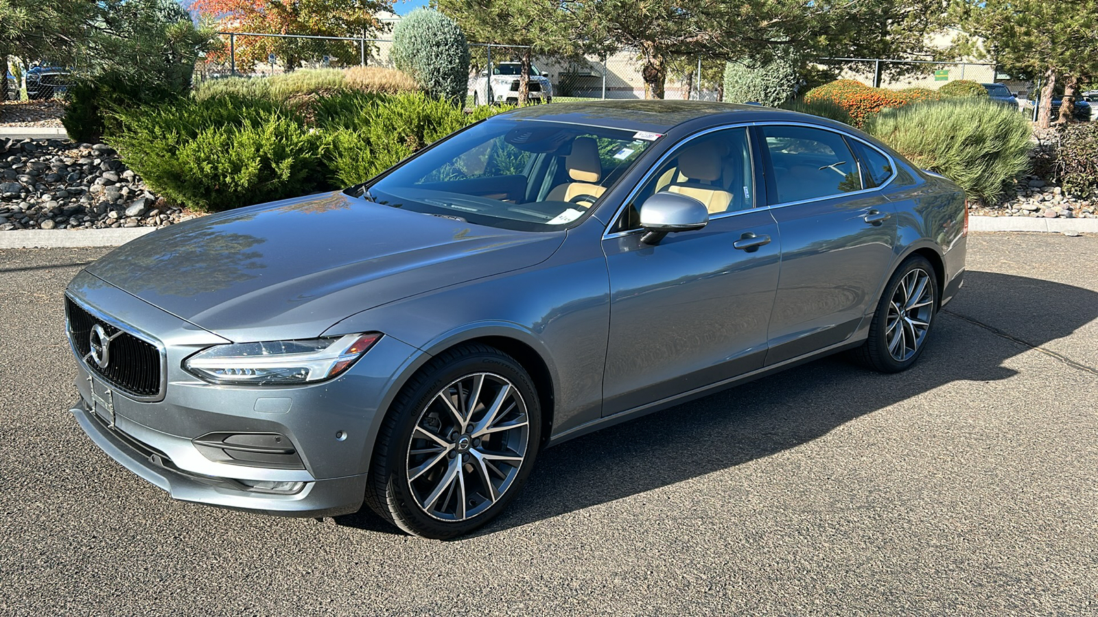 2018 Volvo S90 Momentum 2