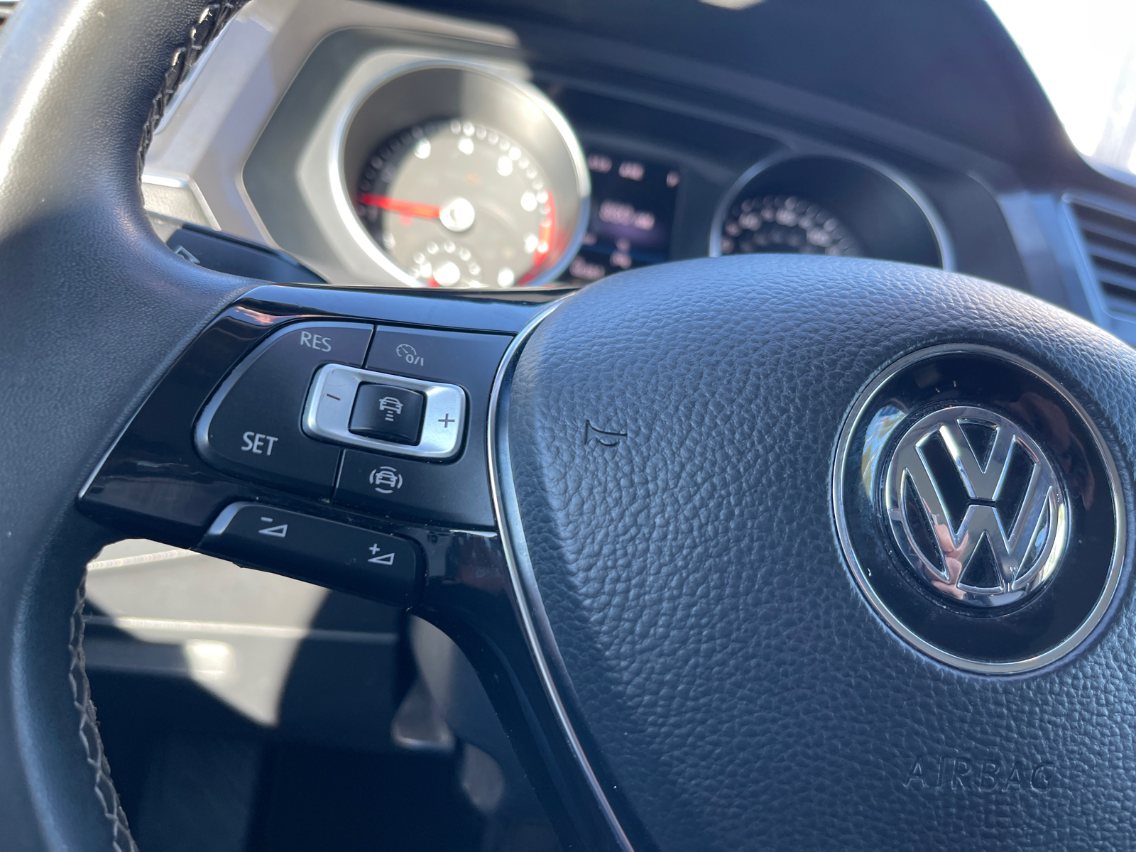 2021 Volkswagen Tiguan 2.0T SE 14
