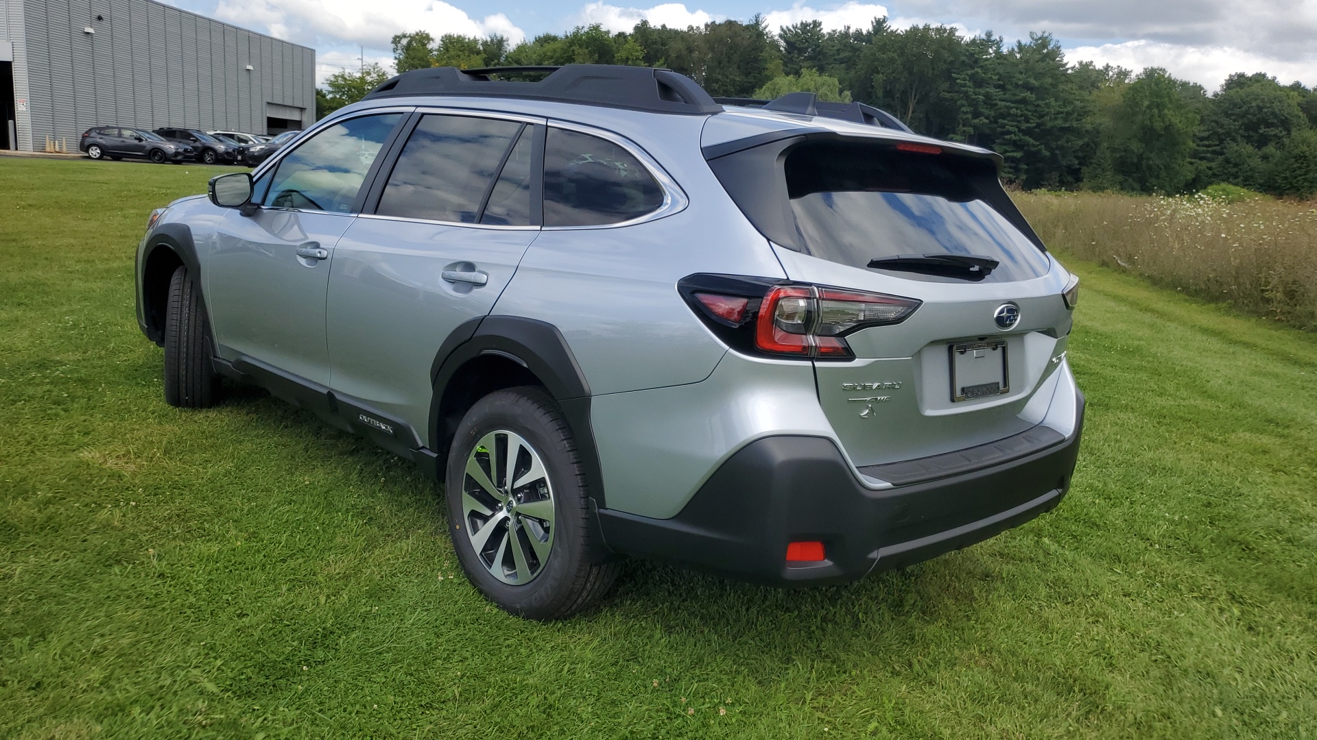 2025 Subaru Outback Premium 3