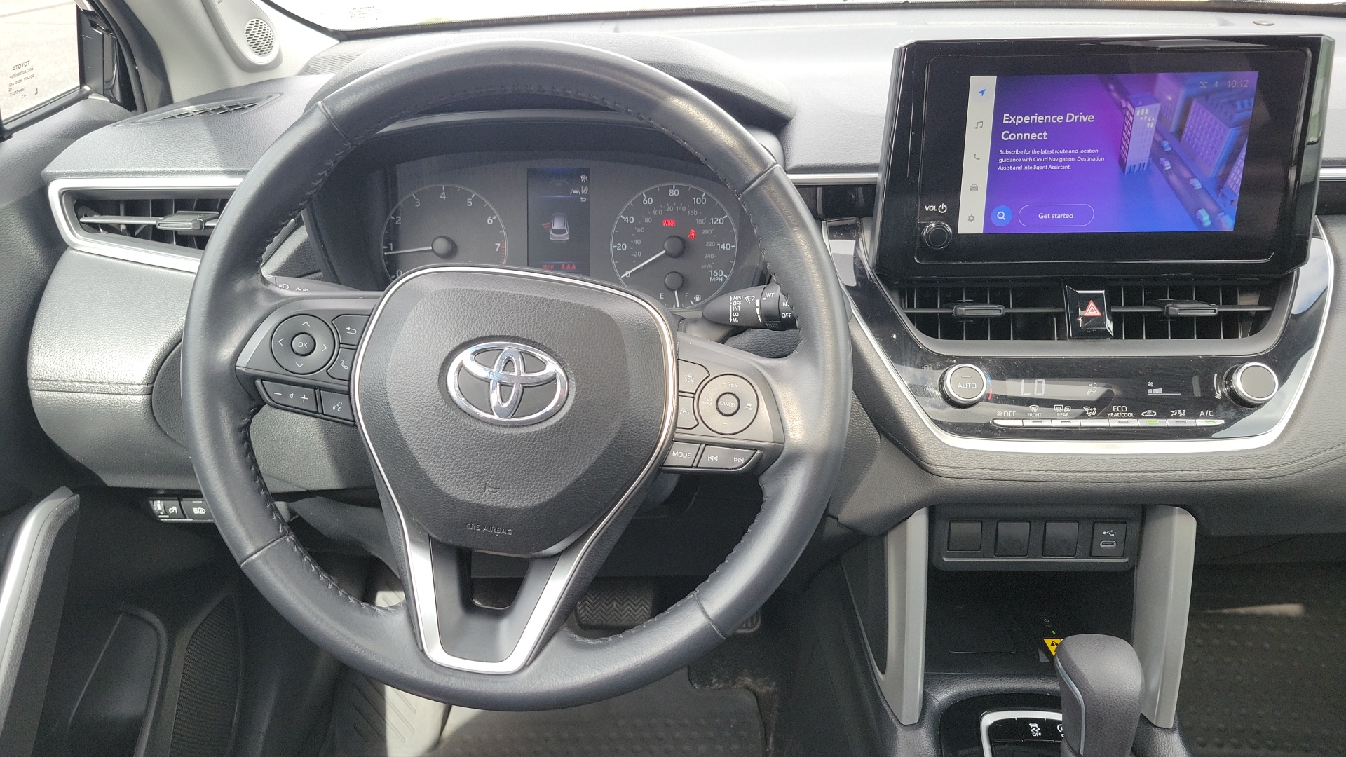 2023 Toyota Corolla Cross LE 27