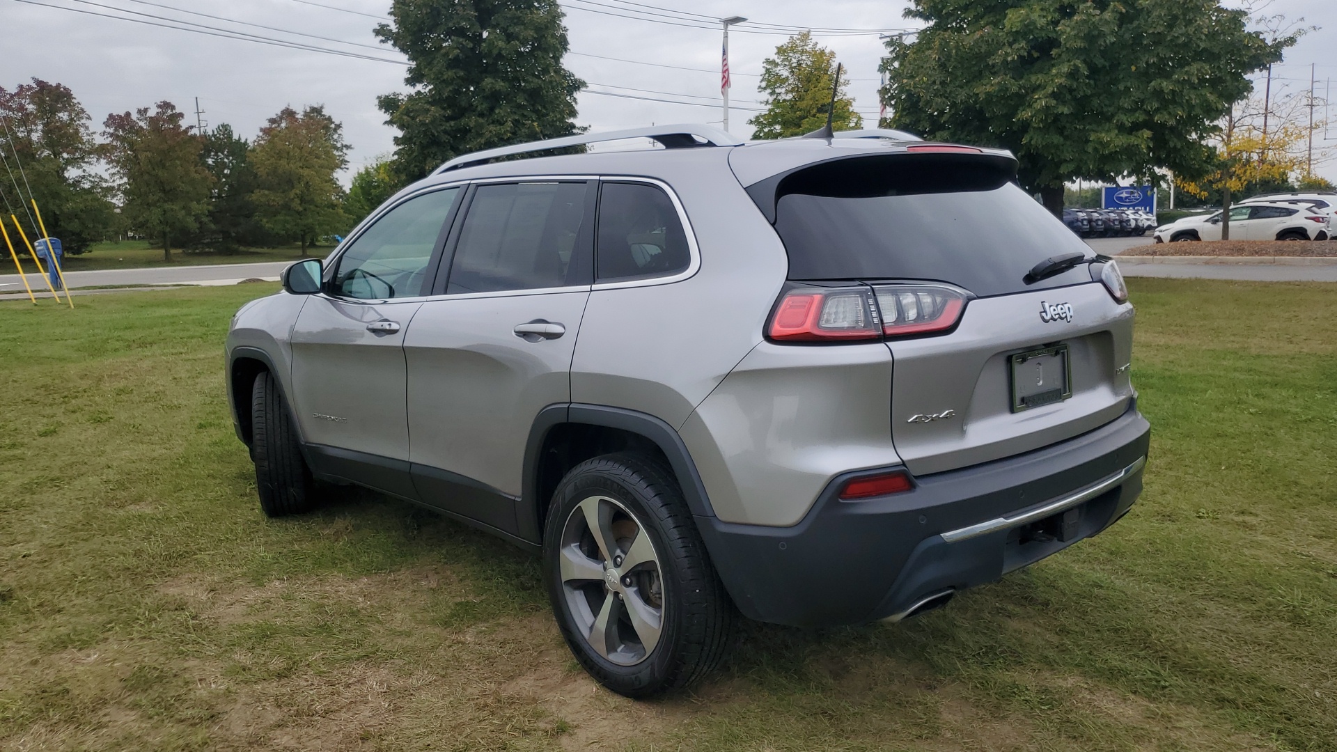 2019 Jeep Cherokee Limited 3