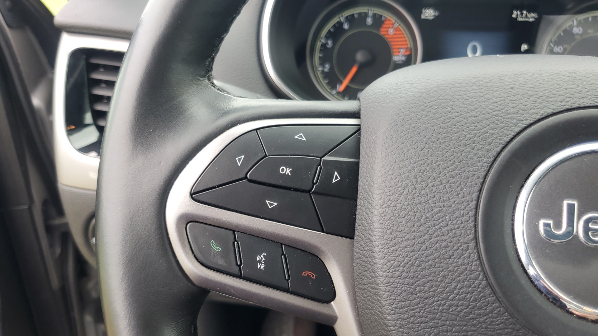 2019 Jeep Cherokee Limited 14