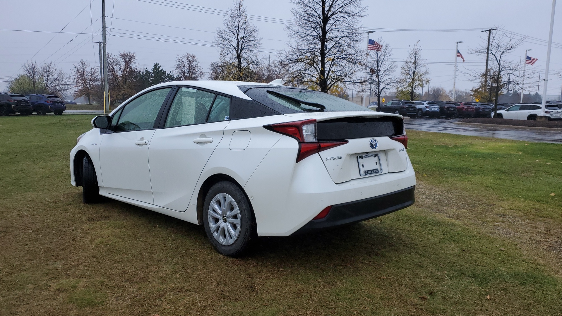 2019 Toyota Prius LE 24