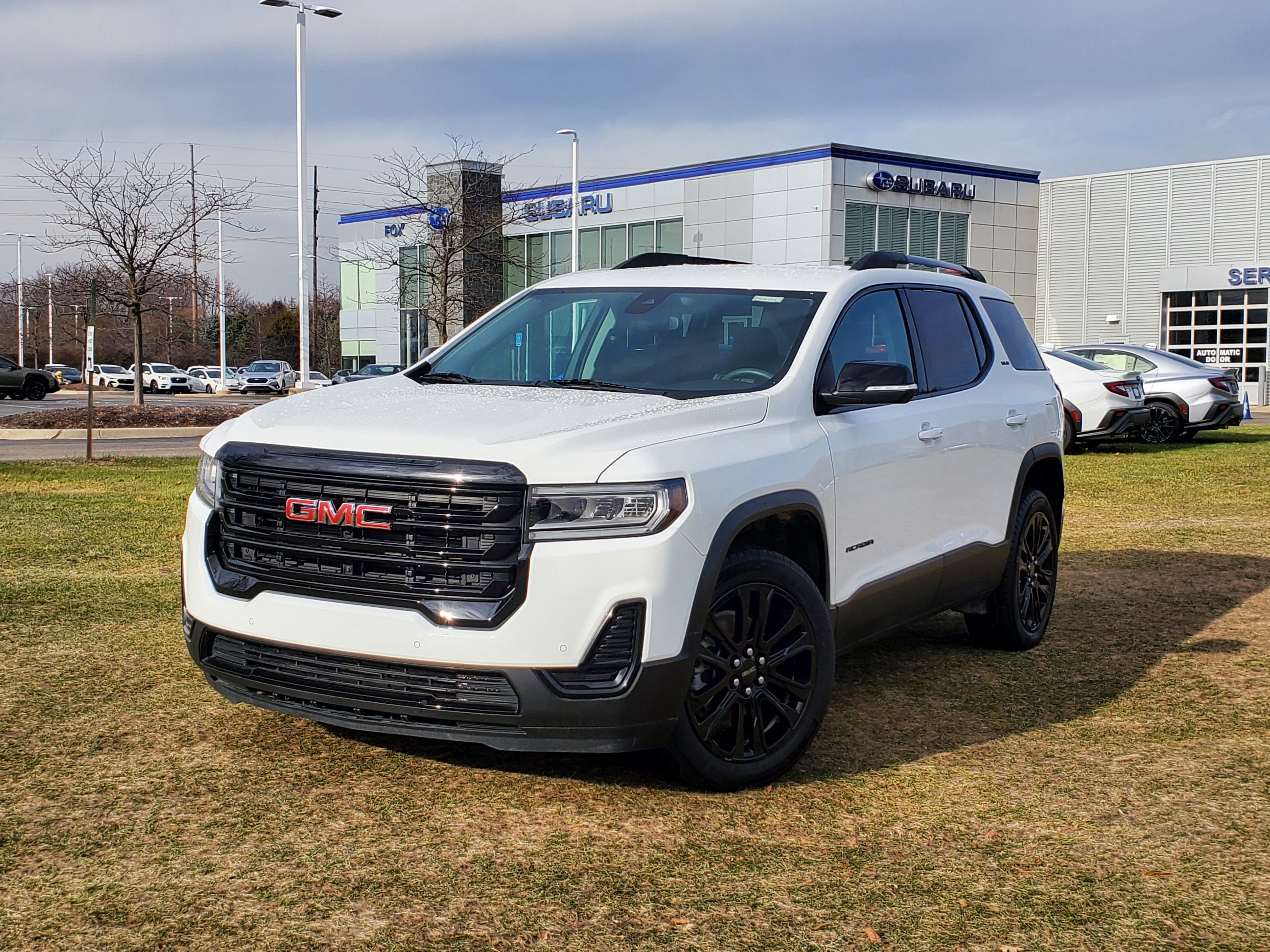 2023 GMC Acadia SLE 1