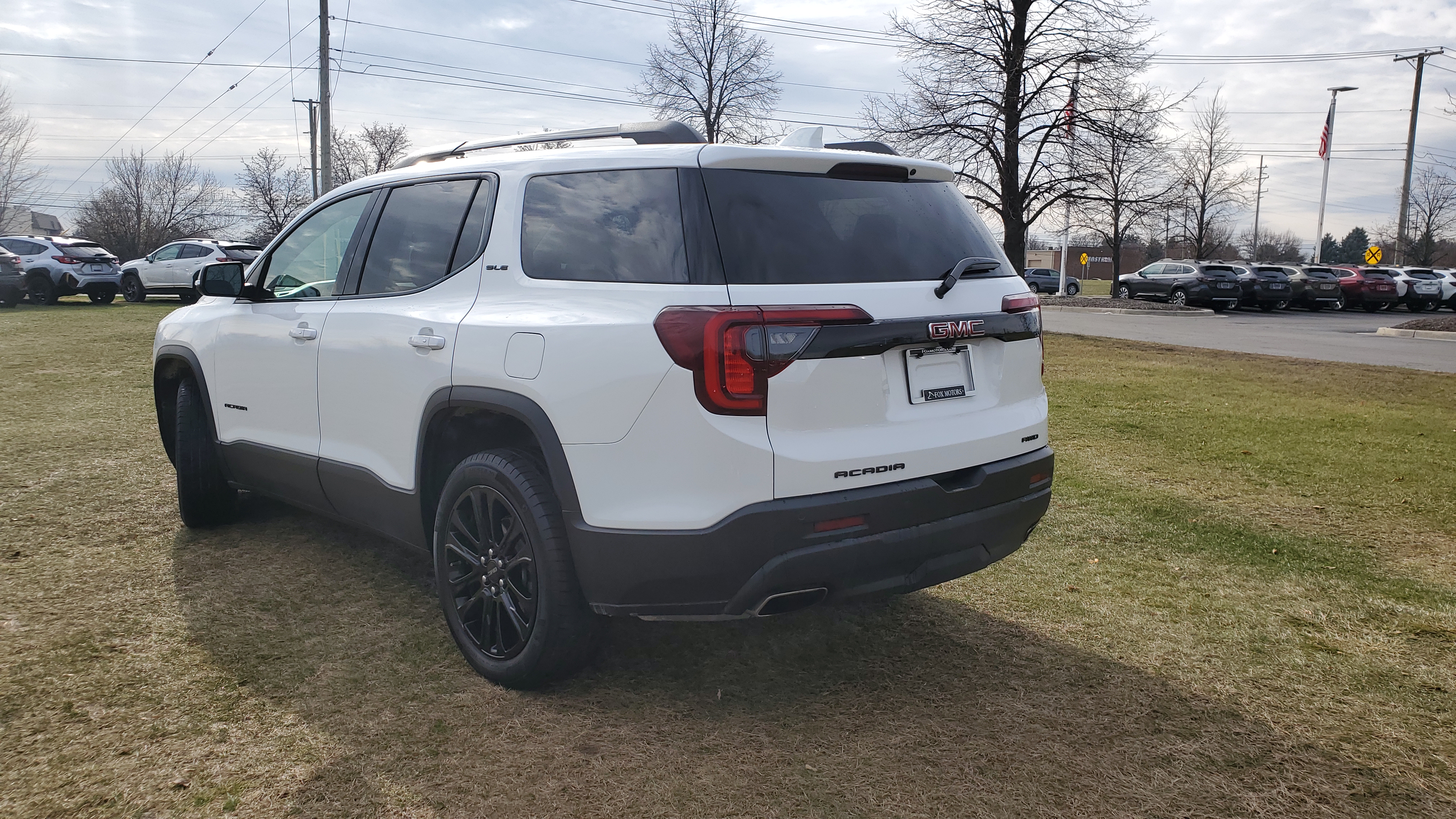 2023 GMC Acadia SLE 3