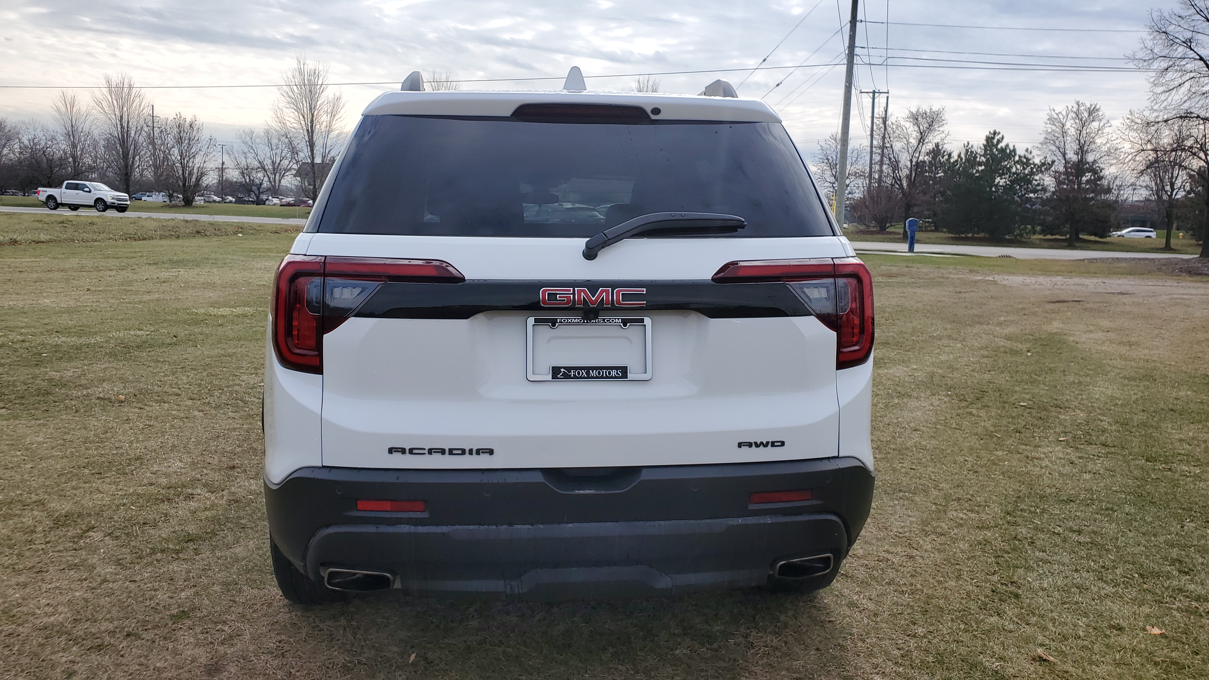 2023 GMC Acadia SLE 4